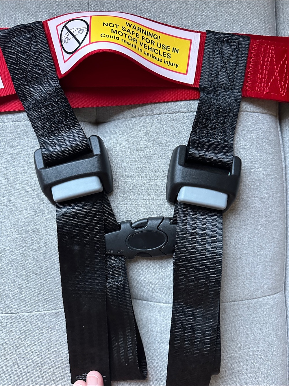 Kids FlySafe Airplane Safety Harness with Navy Blue Carry Bag - Picture 3 of 4